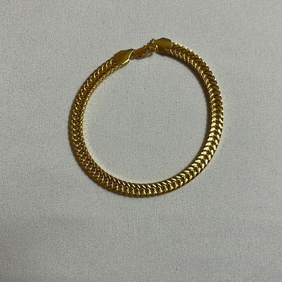 Bracelet - Picture 1 of 3